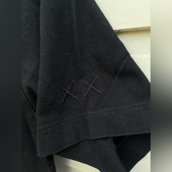 Uniqlo UT Kaws x Peanuts Black T-Shirt
Size S - Picture 3 of 4